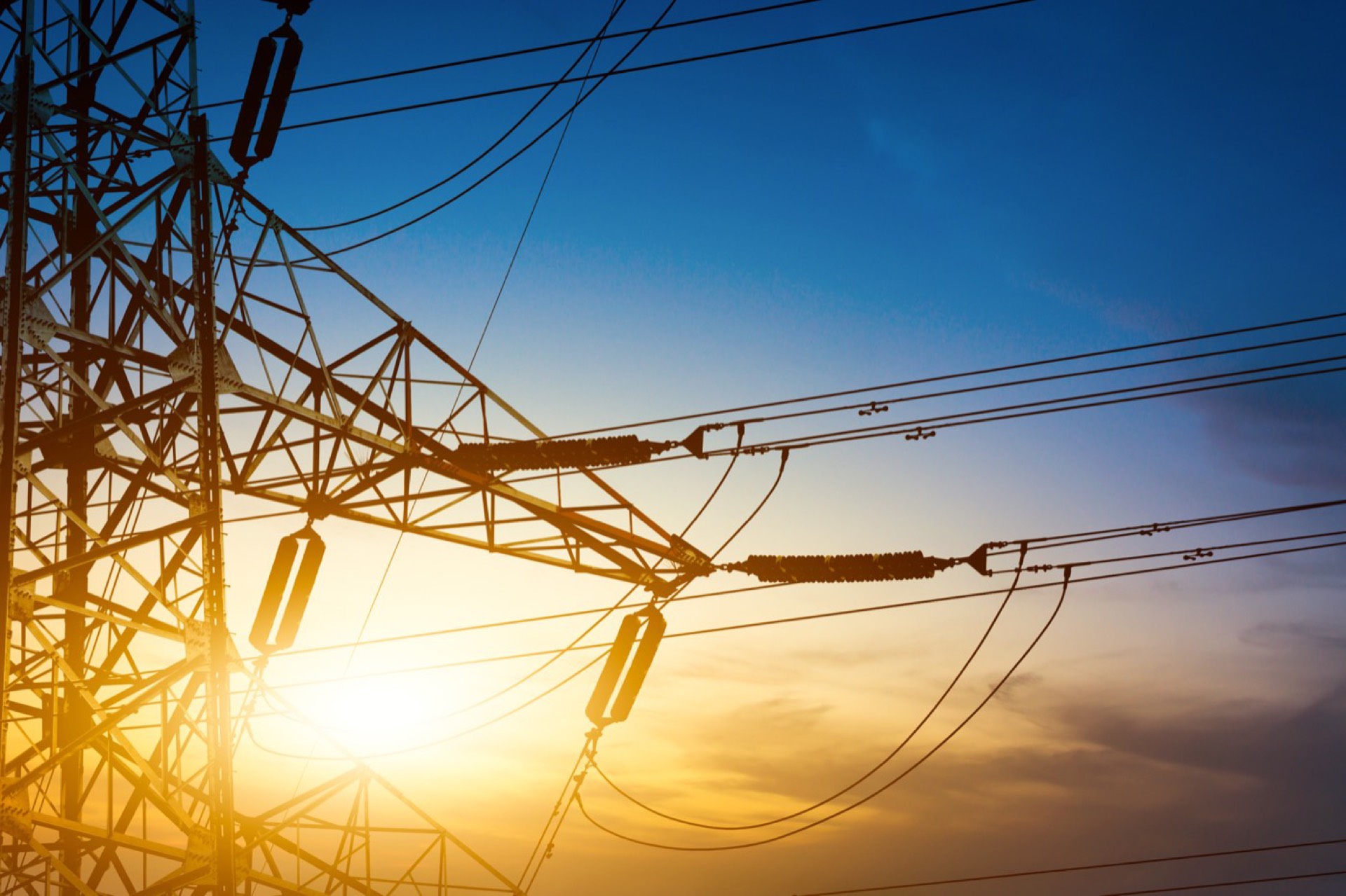 Słup wysokiego napięcia – opłata za korzystanie z sieci energetycznej (nettleie)