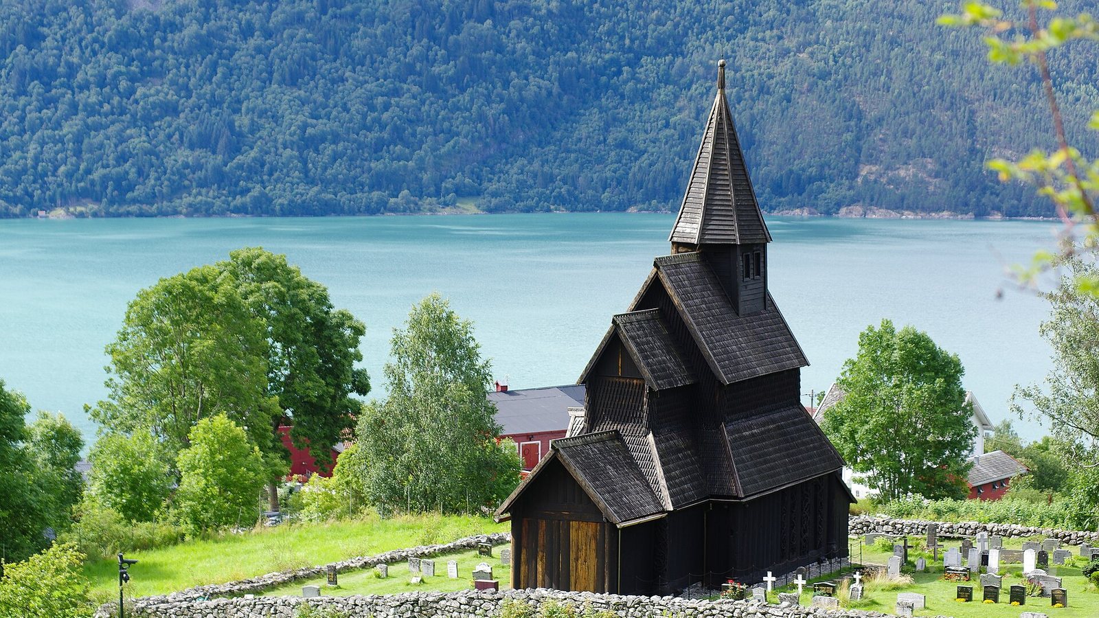 Kościół klepkowy w Urnes nad Lustrafjordem